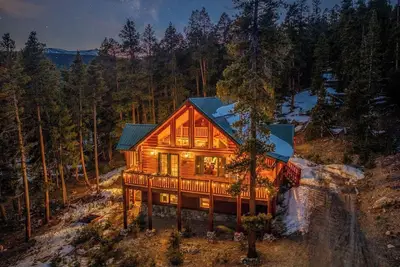 Image de Last Light Lodge - 6 Acres, 14er Views, Hot Tub, Sleeps 10