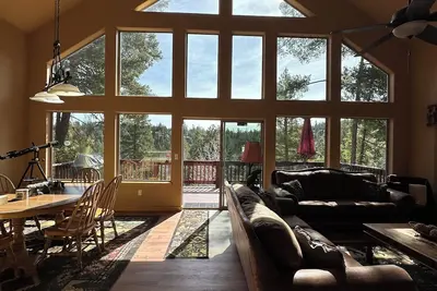 Image de Stargazing Family Cabin, 2mi to Burrow St & Hiking Trls. 2br+Loft/Office, 2. 5ba.