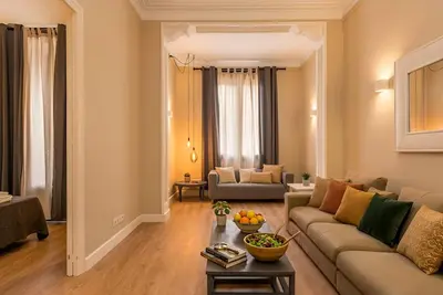 Image de Great 5 bedroom Acomodis Apartment with 2 bathrooms in the modern L'Eixample!