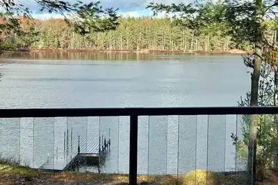 Image de Welcome to Blue Gill Serenity! Bring your family to the charming lakeside heaven!