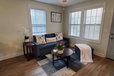 Image de 2-bedroom cottage in peaceful Hendersonville Nc.