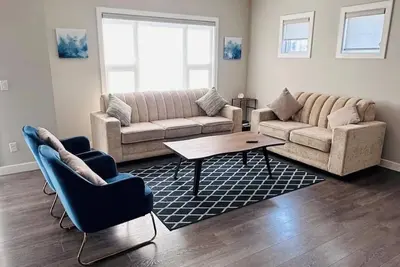 Image de Beautiful Spacious Family Home Near Yyc Airport