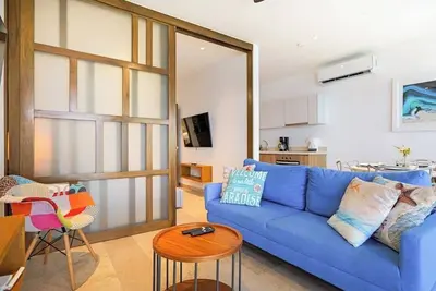 Image de Beautiful condo with rooftop pools, gym access, and beachside bliss