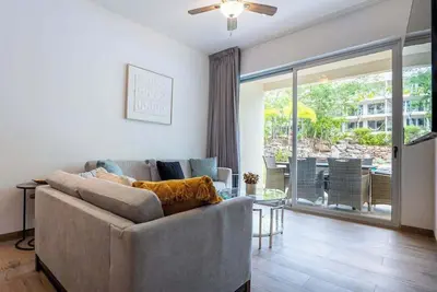 Image de Family-friendly coastal condo with pool, private patio, playground and WiFi