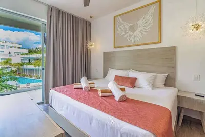 Image de Luxurious condo with resort-like amenities - immerse in tranquility and wellness