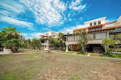 Image de Itzae tropical villa with pool & central Ac - private rooftop with lagoon view