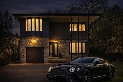 Image de Elegant Luxury Villa in Town of Mount Royal – Prestigious Montreal Living