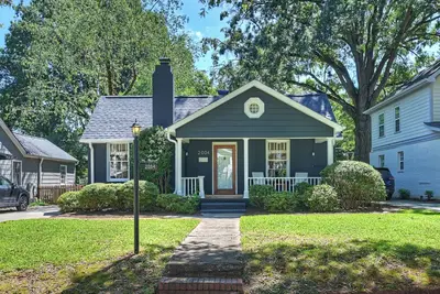 Image de Charming Historic Bungalow · Walkable to Plaza Midwood Eats, Nightlife & Parks