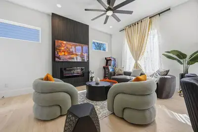 Image de Lux Grand Dtown; Hou/Nrg WorldCup Stadium; Med Ctr; HotTub/Sauna; 6 Bedrooms; 20