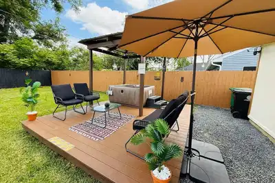 Image de 3br Houston w/ Grill + Hot Tub + Game Room near Nrg/Downtown/Hobby Airport