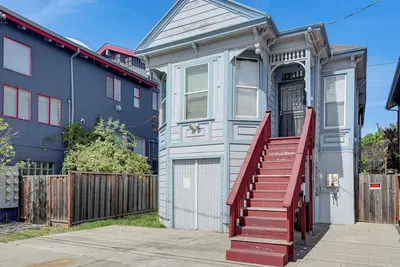 Image de Spacious & Central! Pet-Friendly Emeryville Home