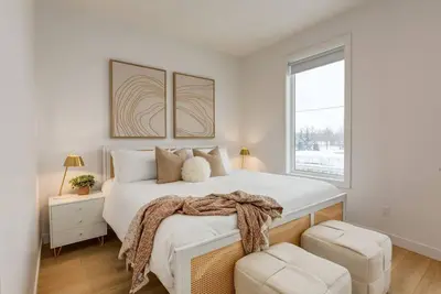 Image de \"Vanilla Golden Hour\"-3 Bdrm mins from Downtown!