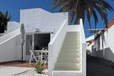 Image de Maison dans petite copropriété. Plein pied. Jardin. A 2 mn de la plage / centre.