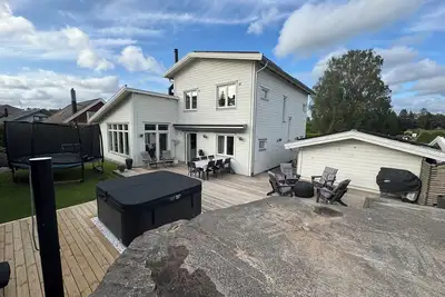 Image de Modern home with jacuzzi, near the lake and Gothenburg