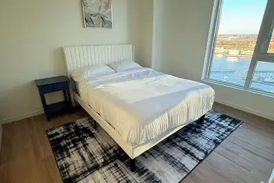 Luxe Apartment with Harbor views