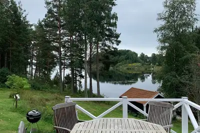 Image de Charming svensk stuga vid sjö