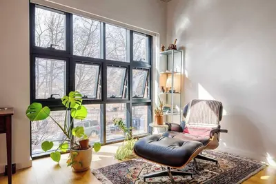 Image de Park view loft in literally perfect area!