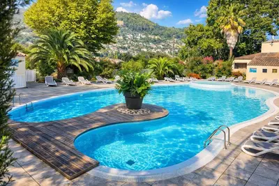 Image de Chalet cosy • Terrasse • Accès piscine • Au calme