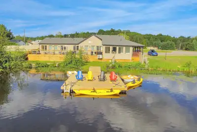 Luxury Lakefront Cottage | Private Dock & Retreat