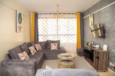 Image de Central Location + Family Comfort + Free Parking