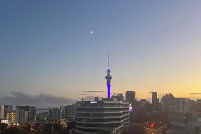 Image de Cozy 2 bedroom central Auckland city apartment with free car park!