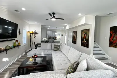 Spacious 5br Home | Sleeps 12 | Pet Friendly