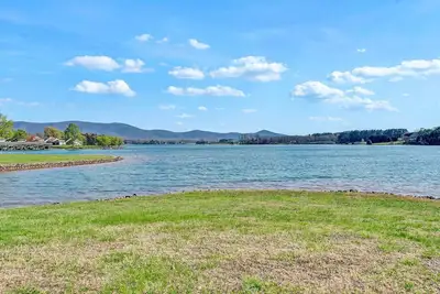 Image de Get A Way At The Lake! Waterfront Sml at Bernard's Landing