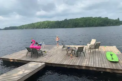 Image de Red pines lake house, great for 2 families, Pet-friendly. Beautiful sunsets!