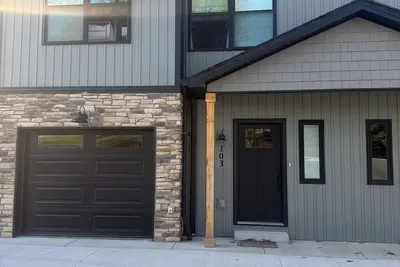 Image de 3-bedroom luxury condo at Herrington Lake with lakeviews and Tesla charging