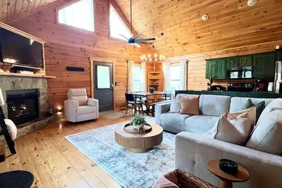 Image de Meadow Vista – 3br/3ba Cabin Nestled in the Blue Ridge Mountains