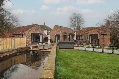 Image de Mill Race Cottage, family friendly, with hot tub in Brandesburton
