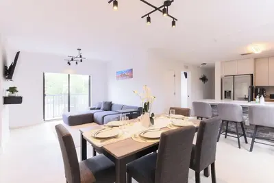 Image de Luxury style 3-bedroom apartment with Ac in vibrant Miami