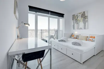 Image de 2-Bedroom Executive Suite in Old Aylmer | Quiet, Fully Furnished Near Ottawa