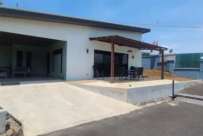 Image de Maison neuve entière — hôte : Arelis