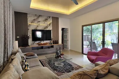 Plage de Kyshia Nai Harn