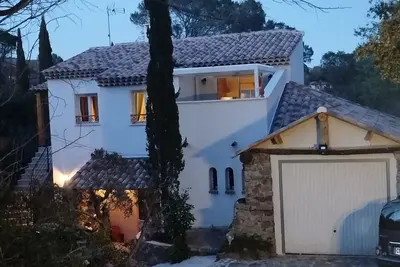 Image de A 7 minutes de la mer, T2 avec terrasse tropézienne, verdure & chants des oiseaux