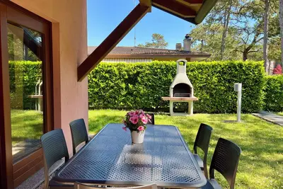 Image de Spacieuse villa avec piscine