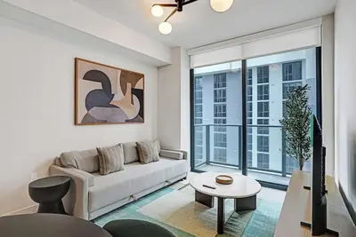 Image de Brand New 1/1 Condo, Downtown Miami Best Area