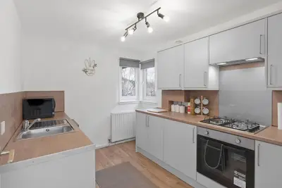 Image de Saughton 2br | Free Private Parking | Near Tram