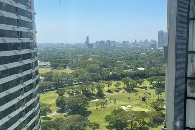 Image de 2-bedroom, 2-bathroom apartment in the charming city center of Bgc, Taguig.