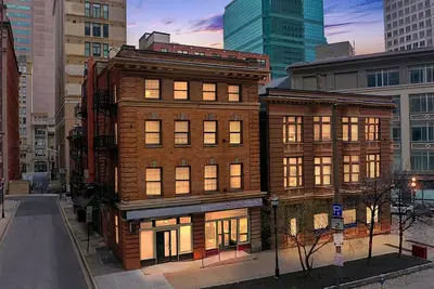 Modern Downtown Stay Near Harbor & Stadiums