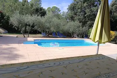 Studio meublé – Piscine – Parking privé