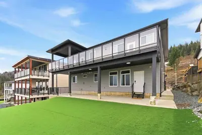 Image de Modern Mountain View Suite with Covered Patio