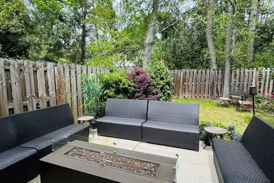 5 miles from Augusta National. Masters