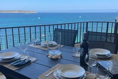 Image de Unique Seafront Apartment in Mellieha - Seafront Balcony! ! Amazing Views! !