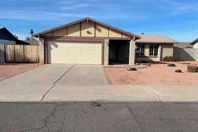 Image de 3-bedroom house in lovely Glendale with cool Ac for relaxing stay