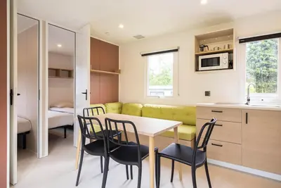 Image de Mobil-home flambant neuf avec tous les équipements modernes pour passer de merveilleuses vacances sans soucis.