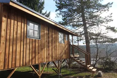 Image de Cape Town est un cottage avec un espace généreux et une terrasse, conçu pour les familles ou les groupes d'amis. Doté de 3 chambres, ce chalet peut accueillir  6 personnes.