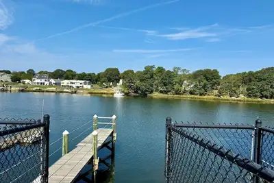 Image de Serene Coastal Cottage on the Water w/ Private Dock