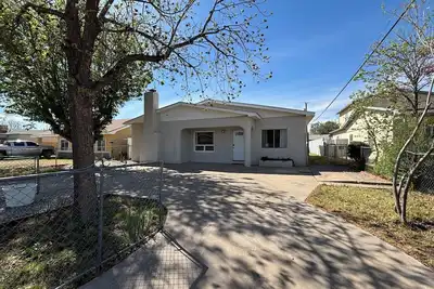 Image de Family friendly 2 bedroom house in Roswell with kids play room and fitness room!